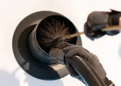 Ramonage d'un conduit rigide de poêle